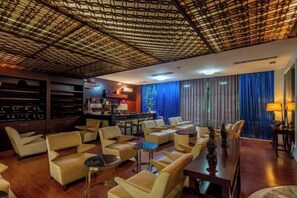 Bar (trong khuôn viên)