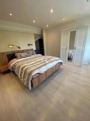 5 chambres, fer et planche à repasser, lit parapluie, Wi-Fi gratuit