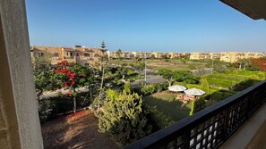 المنطقة المحيطة بالمنشأة