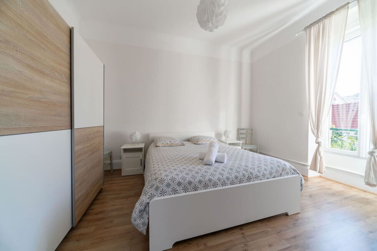 2 室のベッドルーム、アイロン / アイロン台、旅行用ベビーベッド、WiFi (無料)