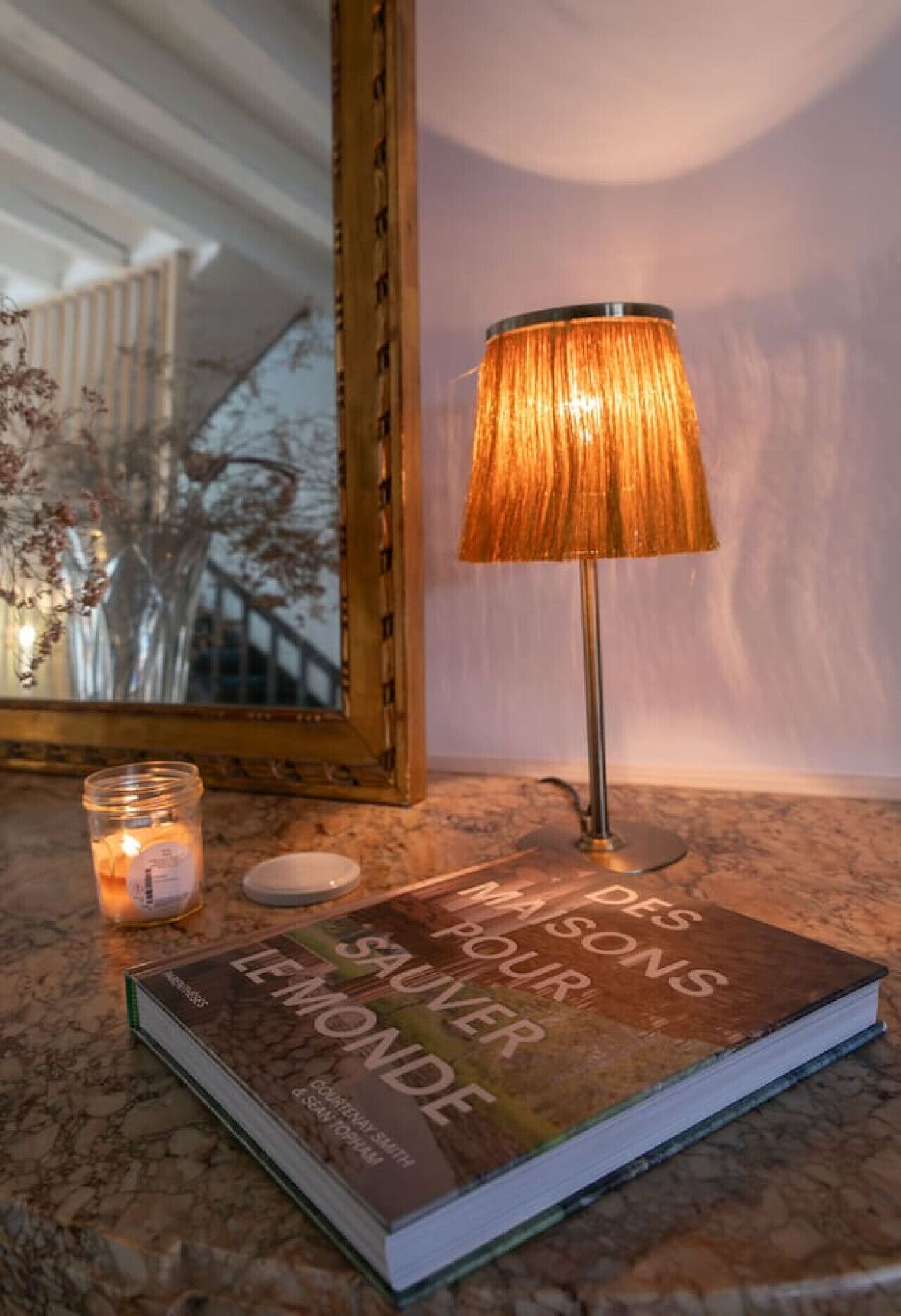 Um livro intitulado "Les Muses SAUVES SAUVES SAUVES SAUVES SAUVES SAUVES SAUVES SAUVES SAUVES SAUVES SAUVES SAUVES SAUVES SAUVES SAUVES SAUVES SAUVES SAUVES SAUVES SAUVES SAUVES SAUVES SAUVES SAUVES SAUVES SAUVES SAUVES SAUVES SAUVES SAUVES SAUVES SAUVES SAUVES SAUVES SAUVES SAUVES SAUVES SAUVES SAUVES SAUVES SAUVES SAUVES SAUVES SAUVES SAUVES SAUVES SAUVES SAUVES SAUVES SAUVES SAUVES SAUVES SAUVES SAUVES SAUVES SAUVES SAUVES SAUVES SAUVES SAUVES SAUVES SAUVES SAUVES SA".