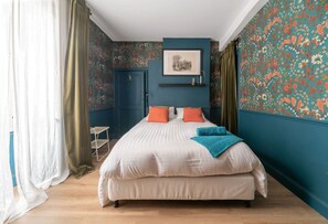 3 Schlafzimmer, Schreibtisch, Bügeleisen/Bügelbrett, Reisekinderbett