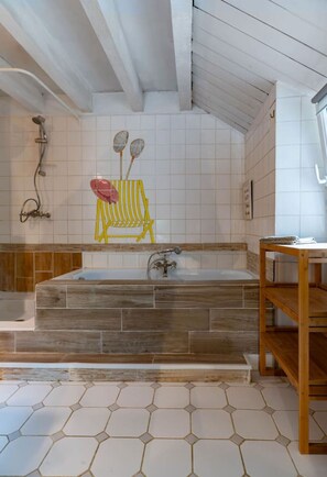 Hair dryer - Grande Maison design, terrasse, jardin, parking (Creuzier-le-Neuf)