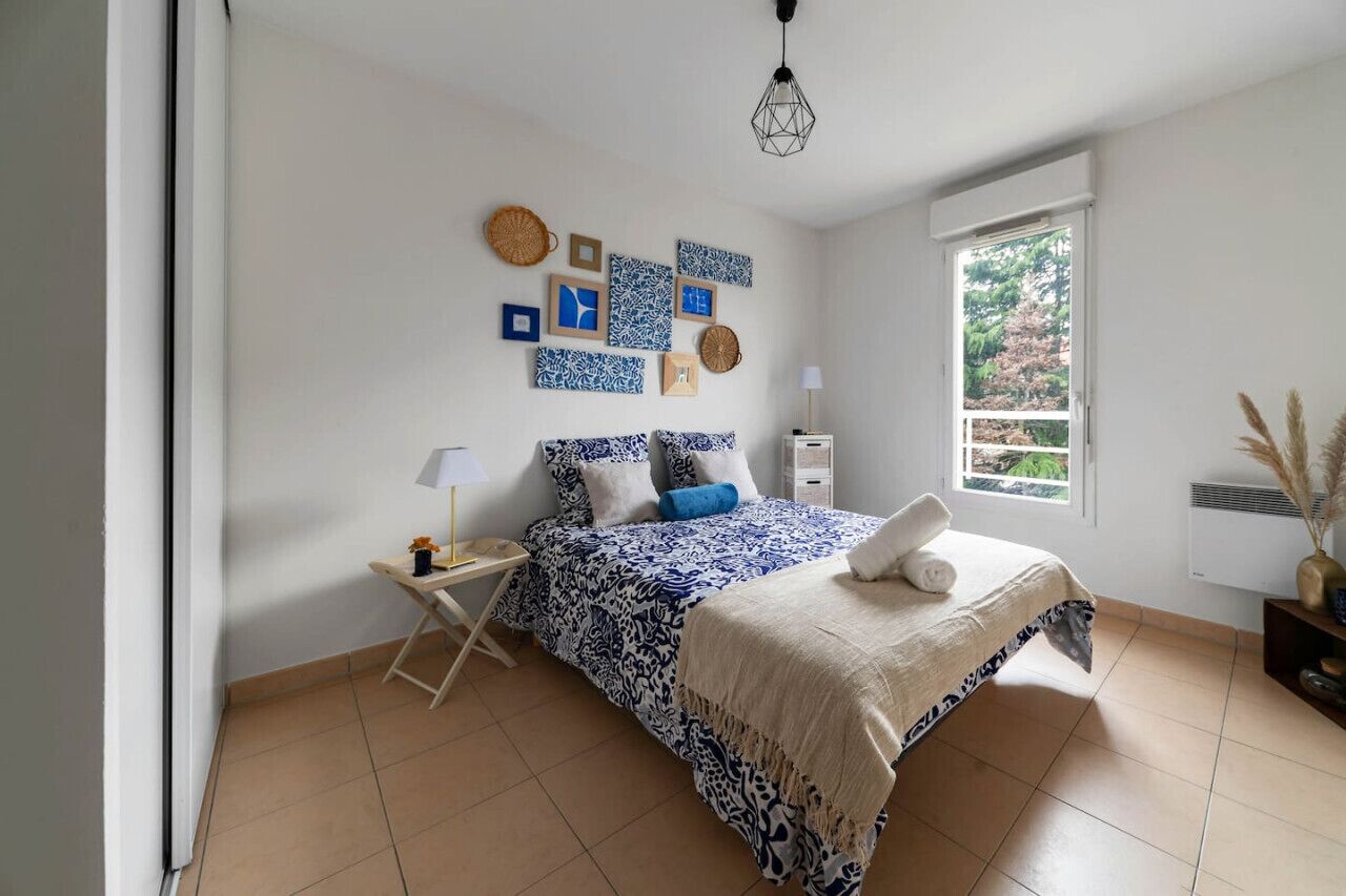 2 bedrooms, iron/ironing board, travel crib, free WiFi