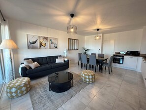 Living area - Bordoriva 1331 by Avecoeur (Bordeaux)