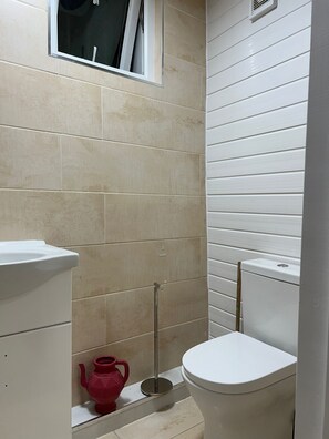 Apartment | Bathroom
