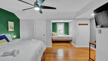 5 bedrooms, desk, iron/ironing board, travel crib