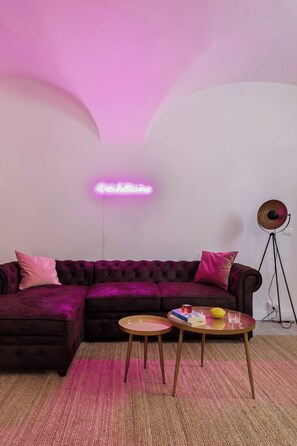 Smart TV, fireplace - Wonderful and Large Charming Loft in the Center of Rome - Esquilino  (Roma)