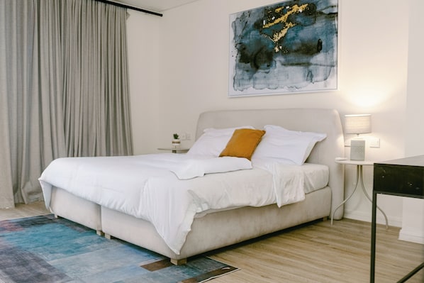 2 bedrooms, iron/ironing board, WiFi, bed sheets