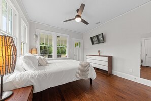 2 عدّة غرف نوم ومكتب ومكواة/لوح كي وواي فاي مجانًا