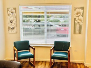 Interior - 2 Masters, 3 TVs, Sleeps 7/A9 (Reno)