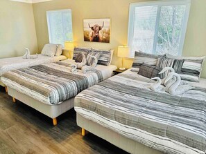 6 chambres, fer et planche à repasser, Wi-Fi, draps fournis