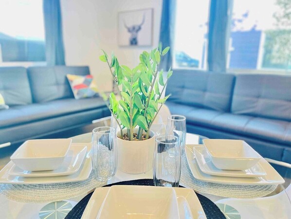 Interior - Cosy Midtown 1 bedroom number 2/pet ok/sleeps 5 (Reno)