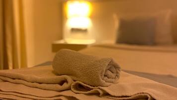 WiFi (free), bed sheets
