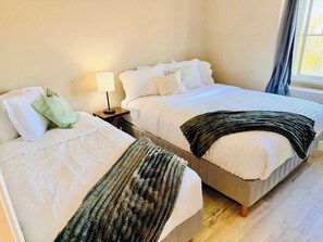 3 室のベッドルーム、WiFi