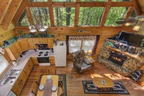 Cabin, Multiple Beds, Patio, Mountain View (Bear Secrets) | Private kitchen