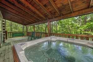 Cabin, Multiple Beds, Patio, Mountain View (Bear Secrets) | Outdoor spa tub - Bear Secrets (Sevierville)