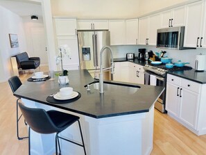 Blender - 3Bedroom/Sleeps12/Pet OK/4TVs (Reno)