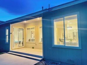 Exterior - 3Bedroom/Sleeps12/Pet OK/4TVs (Reno)