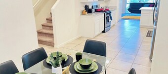 Vista Retreat,10 Min to Convention Center,4TVs