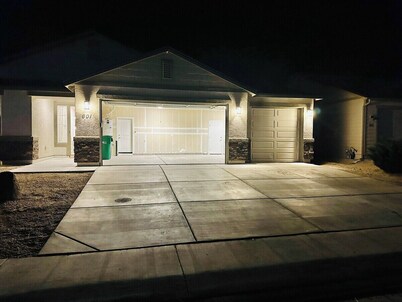4-Bedroom 5TVs Sleeps 13/Pet OK