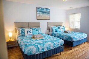 2 bedrooms, iron/ironing board, WiFi, bed sheets - Sapphire by West University/pet OK/Sleeps 8 (Reno)