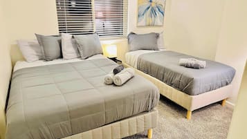 5 bedrooms, iron/ironing board, WiFi, bed sheets