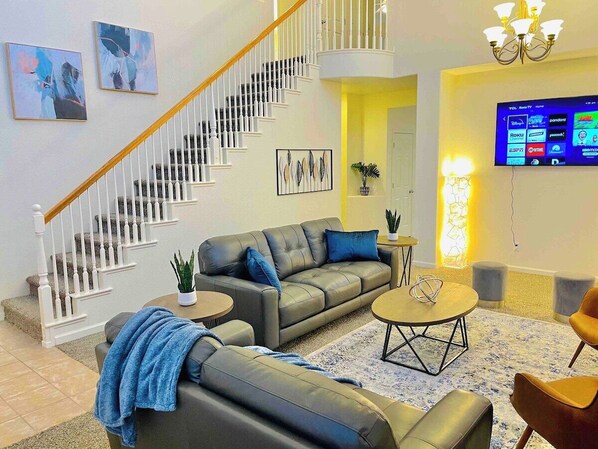 Interior - Gorgeous S Reno 5BD 13Beds W7TVs Sleeps18 SuperFAST WIFI (Reno)