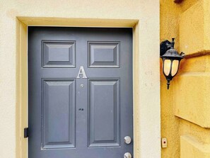 Exterior detail - 2 Bd, 2.5 Baths, Sleeps 7/A8 (Reno)