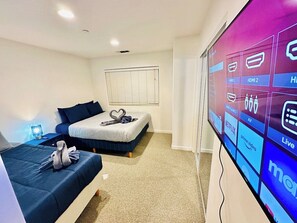 2 bedrooms, WiFi, bed sheets - 2 Bd, 2.5 Baths, Sleeps 7/E8 (Reno)