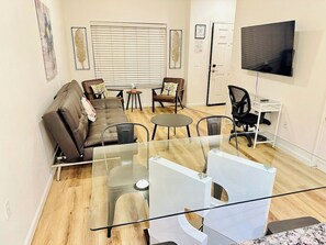 Interior - 2 Bd, 2.5 Baths, Sleeps 7/E8 (Reno)