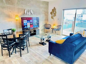 TV, offices - Twin4bedrooms/4bathrooms/Pet Friendly/sleeps14 (Reno)