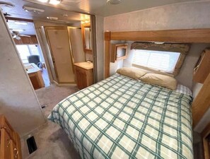 1 quarto, Wi-Fi de cortesia, roupa de cama