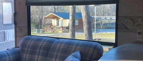 TV connectée, cheminée