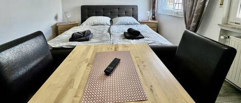 Chambre Double, salle de bains privée | Wi-Fi gratuit