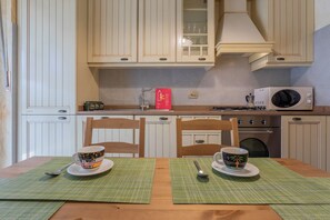 Apartment | Private kitchen | Fridge, microwave, oven, stovetop - Poli Family House by Wonderful Italy (Turin)