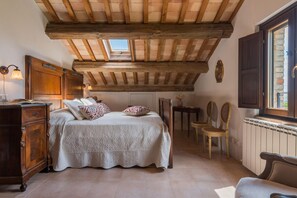 5 Schlafzimmer, Bügeleisen/Bügelbrett, kostenloses WLAN, Bettwäsche