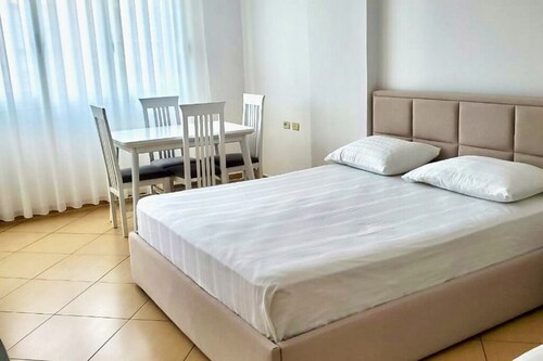 Central Studio Apartment Vlorë