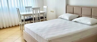 Central Studio Apartment Vlorë
