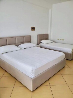 1 bedroom, iron/ironing board, WiFi, bed sheets - Central Studio Apartment Vlorë (Vlora)