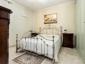 Comfort House, Balcony | 2 bedrooms, iron/ironing board, free WiFi, bed sheets