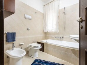 Hus – comfort, balkong | Bad