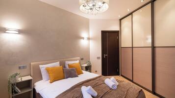 Deluxe Apartment, 2 Bedrooms, Non Smoking, Courtyard View | 2 bedrooms, free WiFi