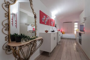 Interior - Red Studio near Porta Nuova  (Turin)