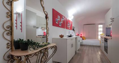 Red Studio near Porta Nuova