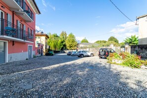 Front of property - Lilliput Apartment by Wonderful Italy (Bellagio)