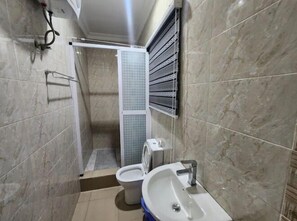 Premium Apartment | Bathroom