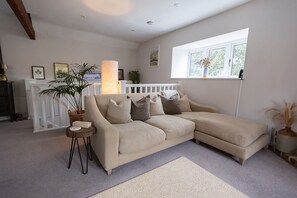 TV - The Barn, Chipping Norton (Chipping Norton)