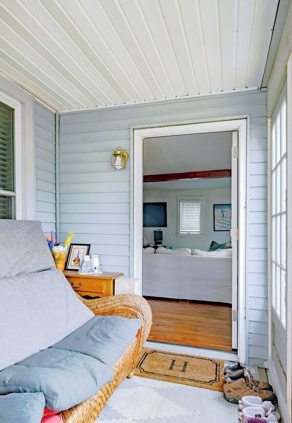 3 bedrooms, desk, WiFi