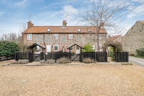 Exterior - 3 Lavender Cottage - sleeps 4 guests  in 2 bedrooms (Burnham Market)
